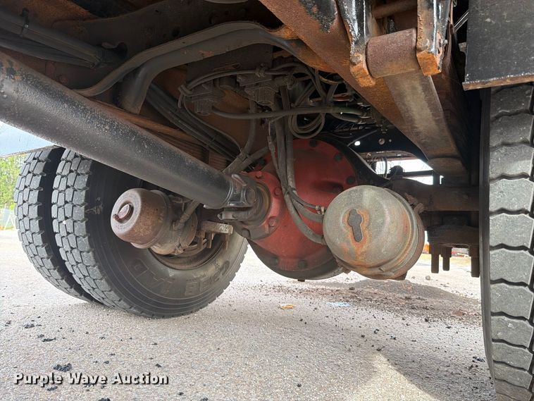image for item FK4158 1999 International 4900 dump truck