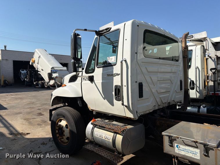 image for item FK4168 2014 International 7400 truck cab and chassis