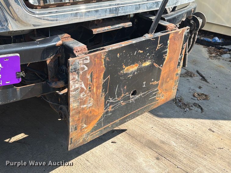 image for item FK4168 2014 International 7400 truck cab and chassis