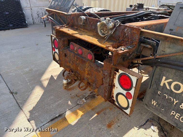 image for item FK4168 2014 International 7400 truck cab and chassis