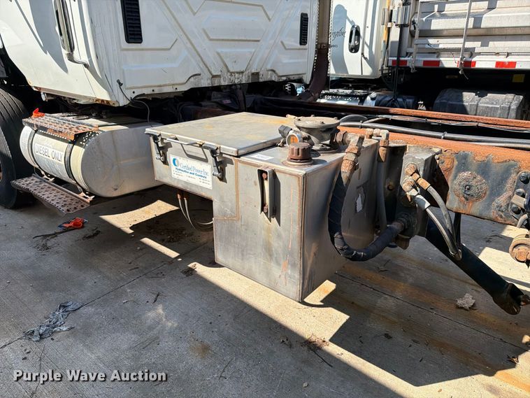 image for item FK4168 2014 International 7400 truck cab and chassis