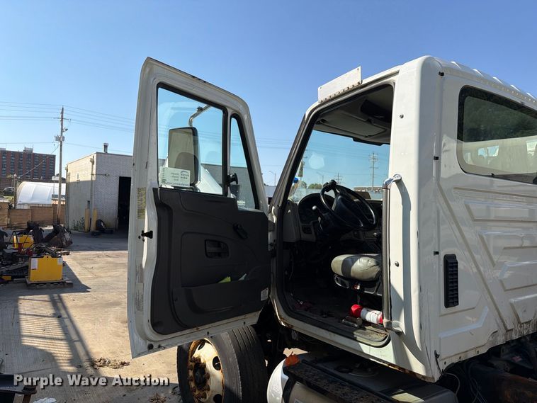 image for item FK4168 2014 International 7400 truck cab and chassis