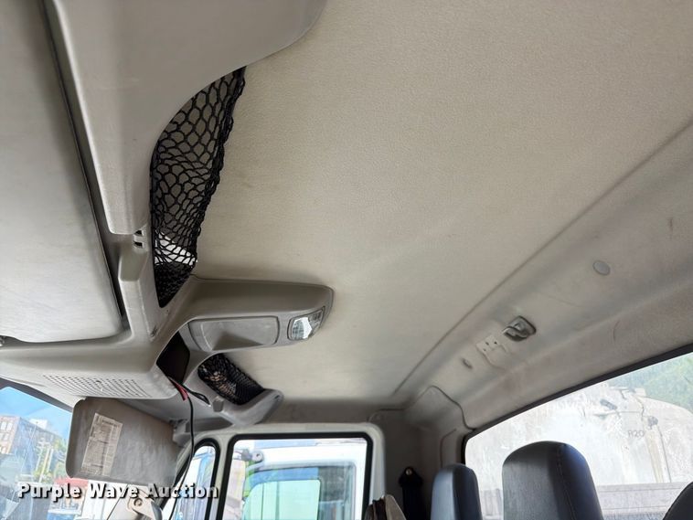 image for item FK4168 2014 International 7400 truck cab and chassis
