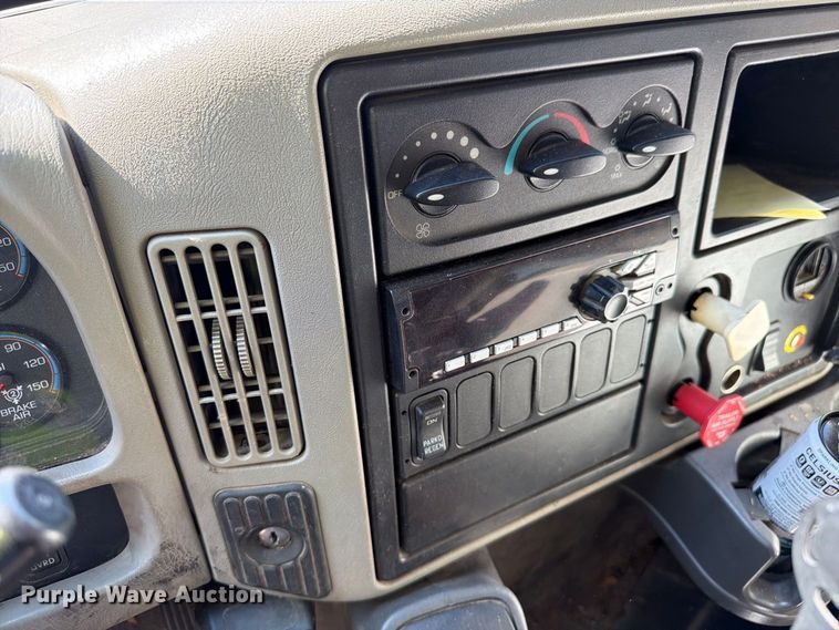 image for item FK4168 2014 International 7400 truck cab and chassis
