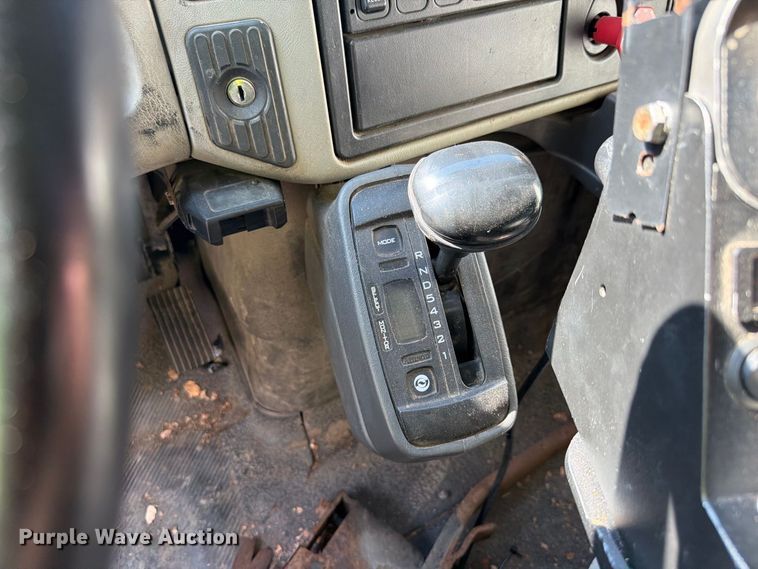 image for item FK4168 2014 International 7400 truck cab and chassis