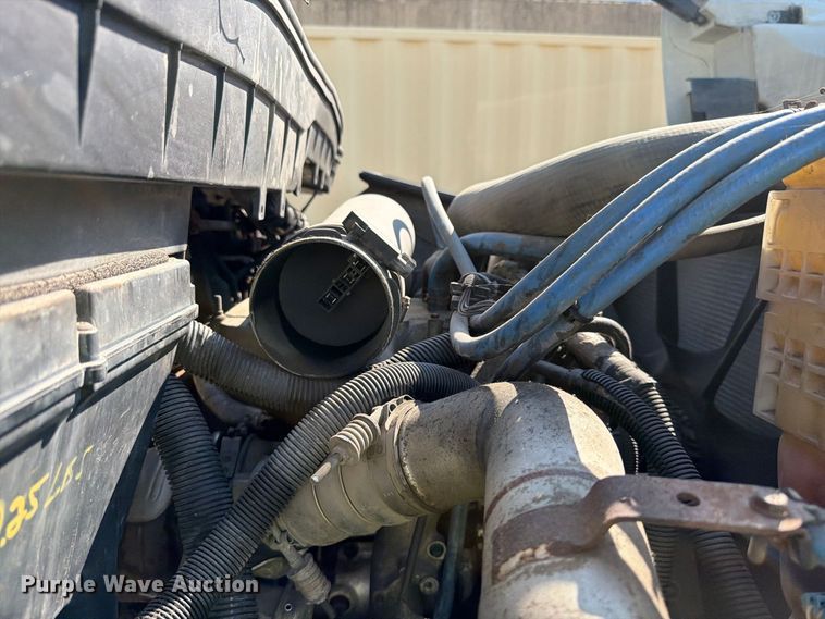 image for item FK4168 2014 International 7400 truck cab and chassis