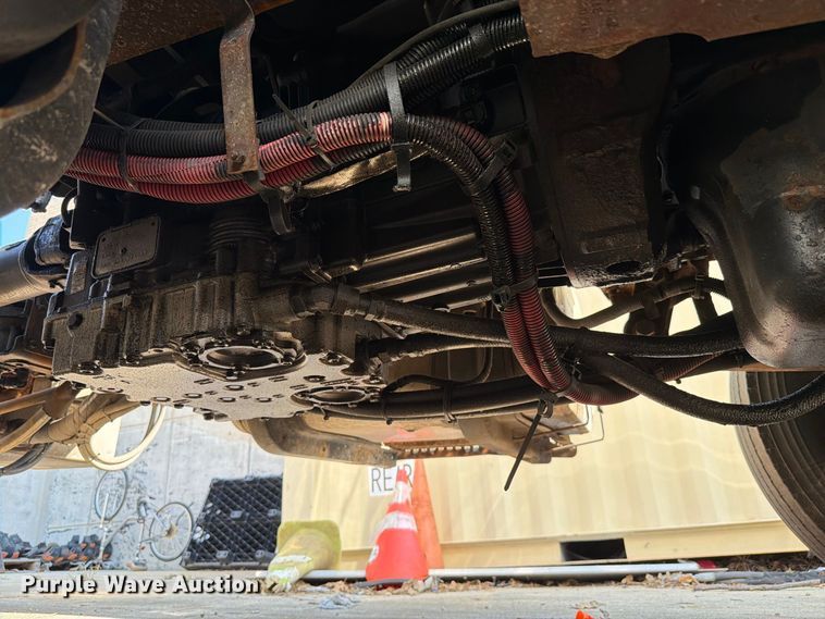 image for item FK4168 2014 International 7400 truck cab and chassis