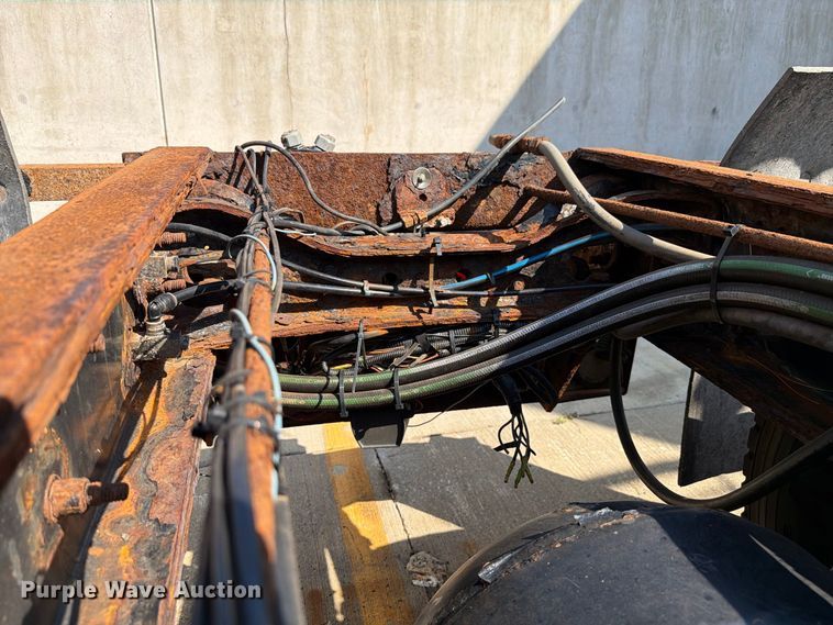 image for item FK4168 2014 International 7400 truck cab and chassis