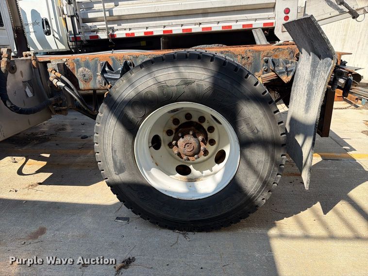 image for item FK4168 2014 International 7400 truck cab and chassis