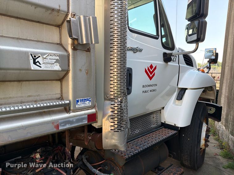 image for item FK4169 2013 International 7400 dump truck