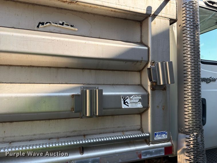 image for item FK4169 2013 International 7400 dump truck