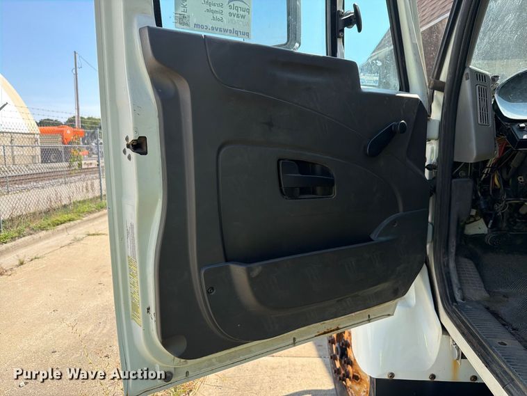 image for item FK4169 2013 International 7400 dump truck