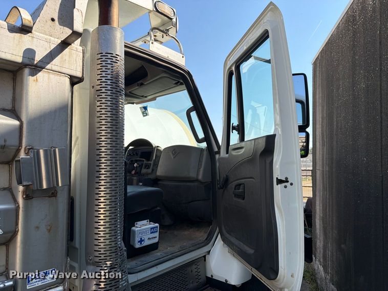 image for item FK4169 2013 International 7400 dump truck