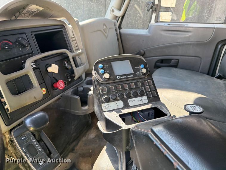 image for item FK4169 2013 International 7400 dump truck