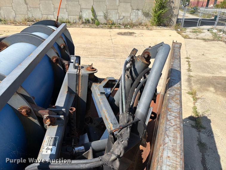 image for item FK4169 2013 International 7400 dump truck