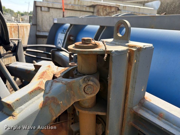 image for item FK4169 2013 International 7400 dump truck