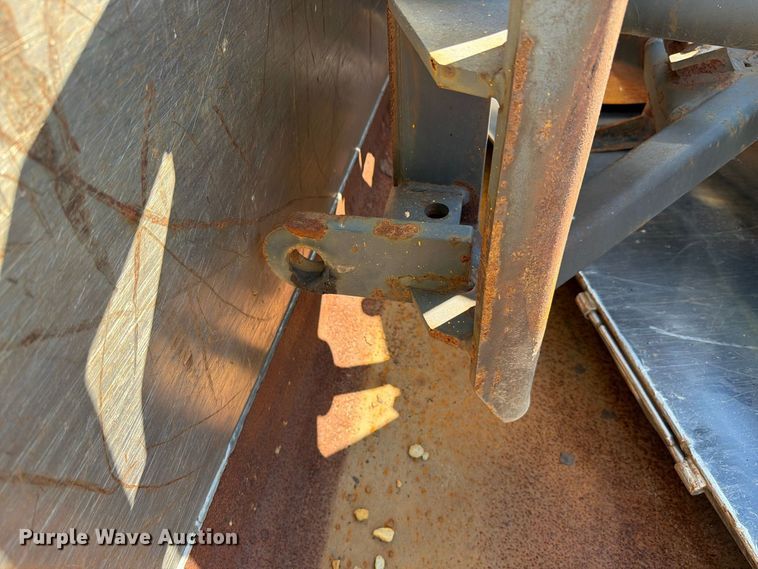 image for item FK4169 2013 International 7400 dump truck