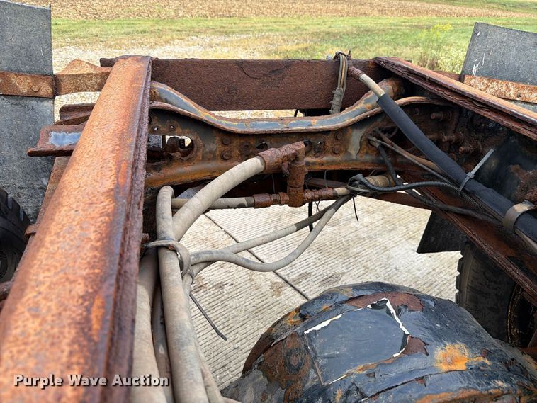 image for item FK4170 2006 International 7400 truck cab and chassis