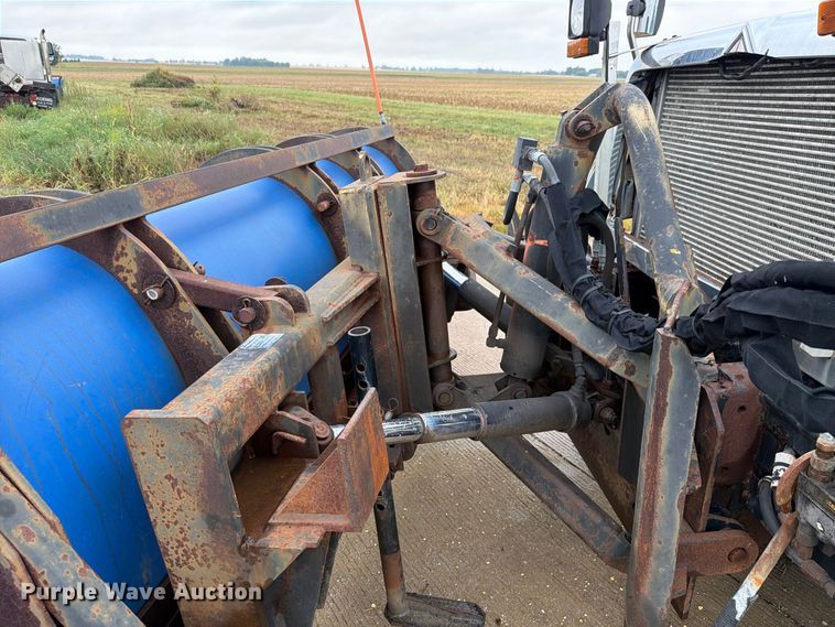 image for item FK4170 2006 International 7400 truck cab and chassis