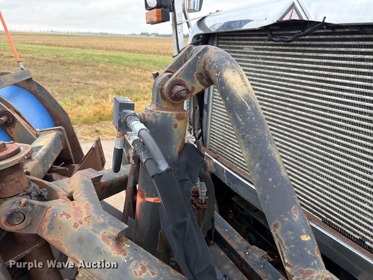 image for item FK4170 2006 International 7400 truck cab and chassis