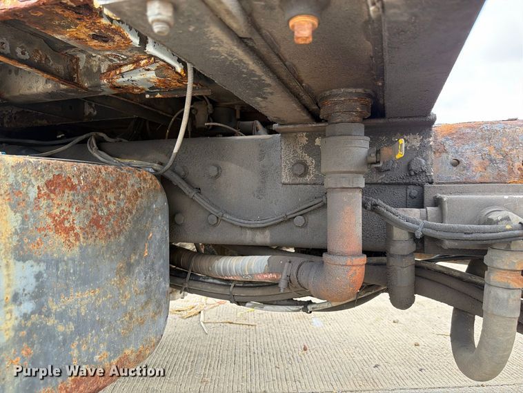 image for item FK4171 2006 International 7400 truck cab and chassis