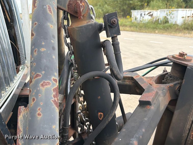 image for item FK4171 2006 International 7400 truck cab and chassis