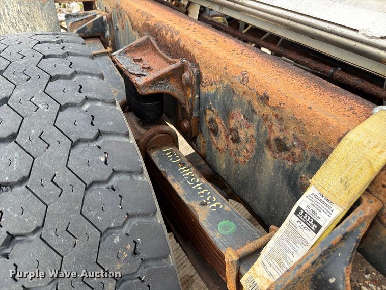 image for item FK4172 2013 International 7400 truck cab and chassis