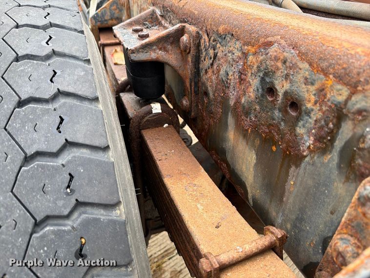 image for item FK4172 2013 International 7400 truck cab and chassis