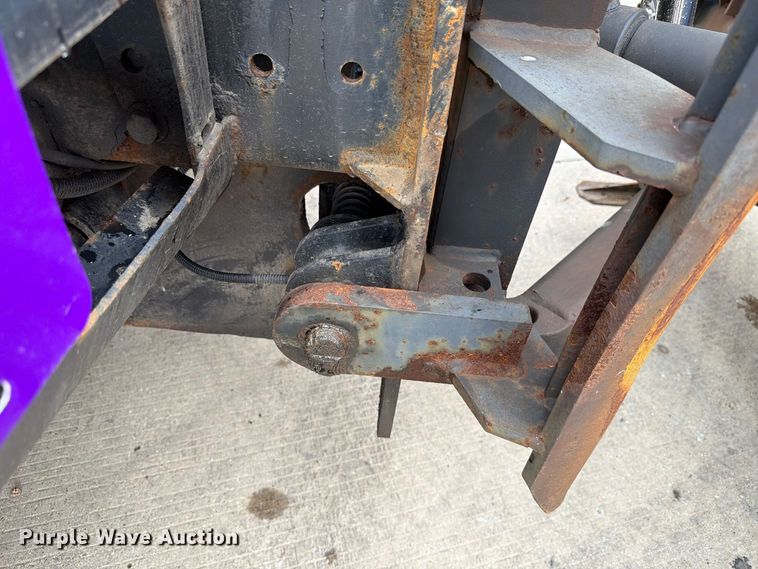 image for item FK4172 2013 International 7400 truck cab and chassis