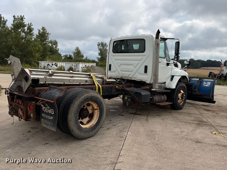 image for item FK4173 2014 International 7400 truck cab and chassis