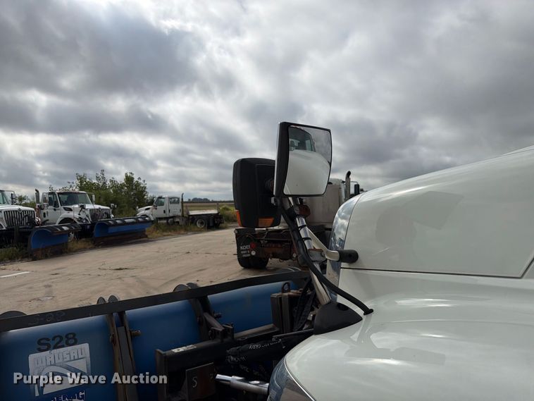 image for item FK4173 2014 International 7400 truck cab and chassis