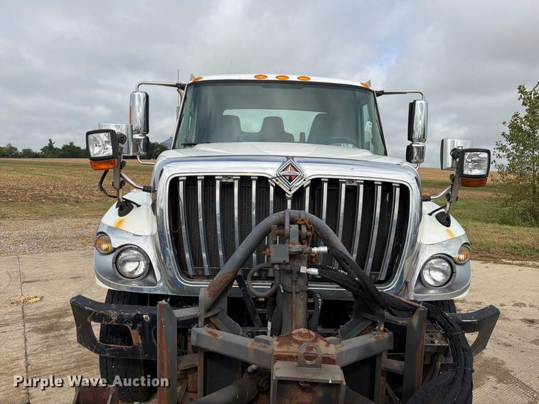 image for item FK4173 2014 International 7400 truck cab and chassis