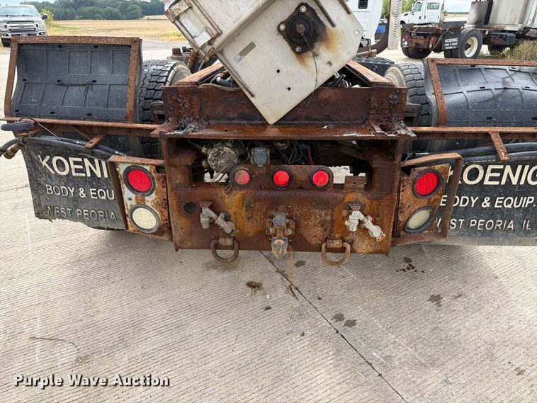 image for item FK4173 2014 International 7400 truck cab and chassis