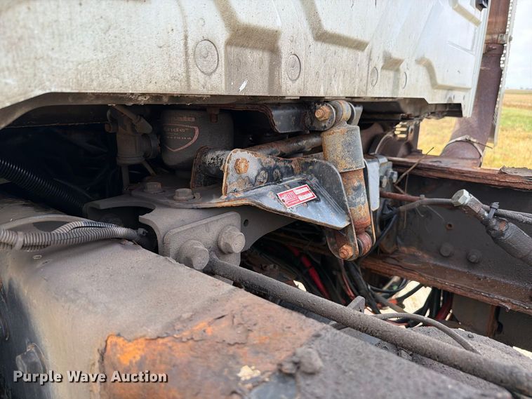 image for item FK4173 2014 International 7400 truck cab and chassis