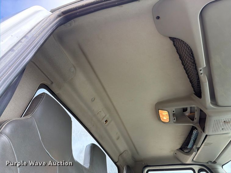 image for item FK4173 2014 International 7400 truck cab and chassis
