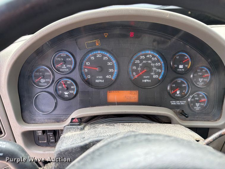 image for item FK4173 2014 International 7400 truck cab and chassis