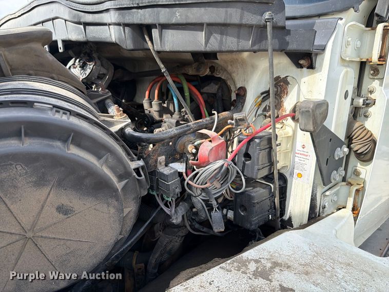 image for item FK4173 2014 International 7400 truck cab and chassis
