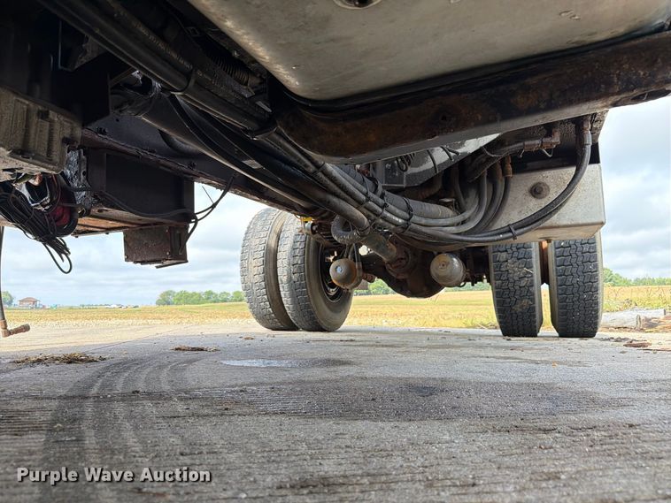 image for item FK4173 2014 International 7400 truck cab and chassis