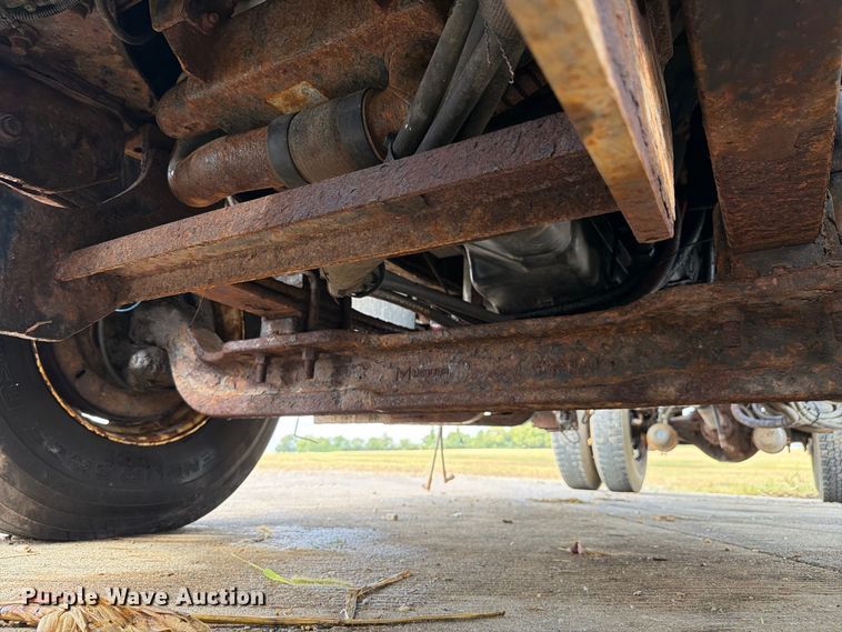 image for item FK4173 2014 International 7400 truck cab and chassis