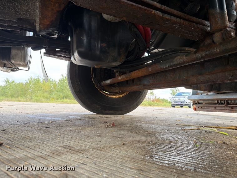 image for item FK4173 2014 International 7400 truck cab and chassis