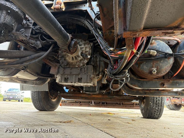 image for item FK4173 2014 International 7400 truck cab and chassis