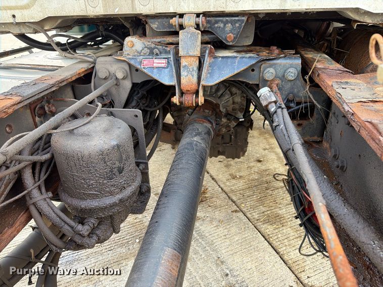 image for item FK4173 2014 International 7400 truck cab and chassis