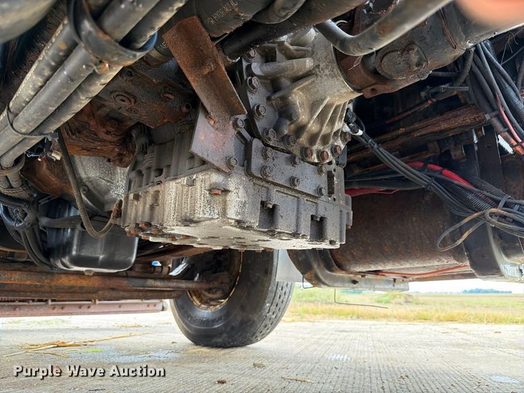 image for item FK4173 2014 International 7400 truck cab and chassis