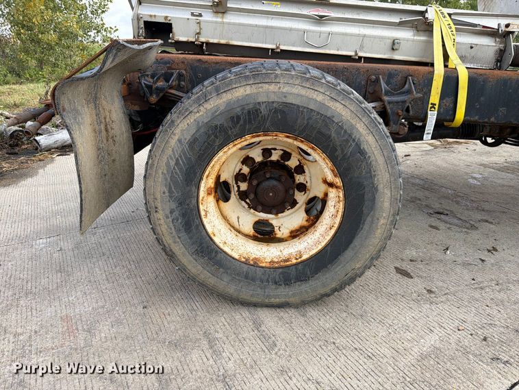 image for item FK4173 2014 International 7400 truck cab and chassis