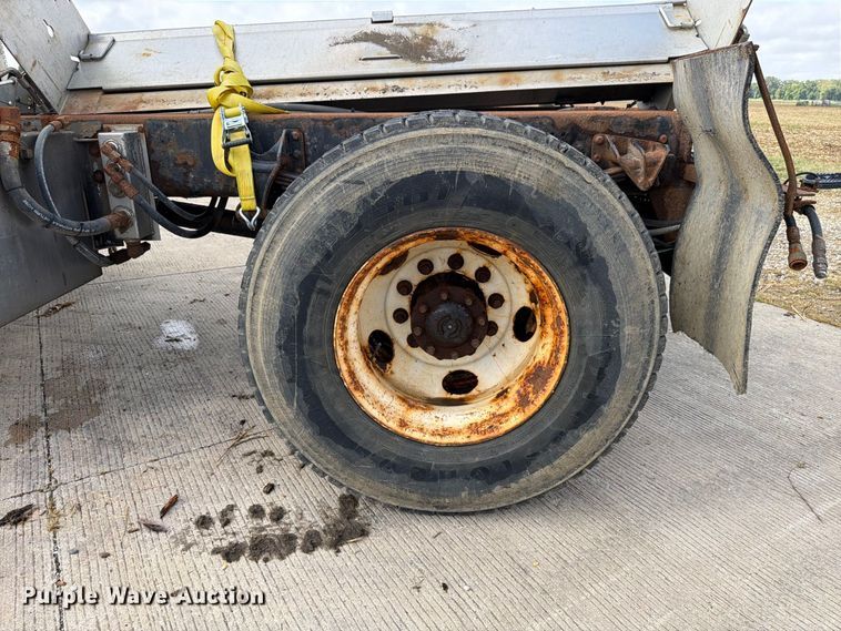 image for item FK4173 2014 International 7400 truck cab and chassis