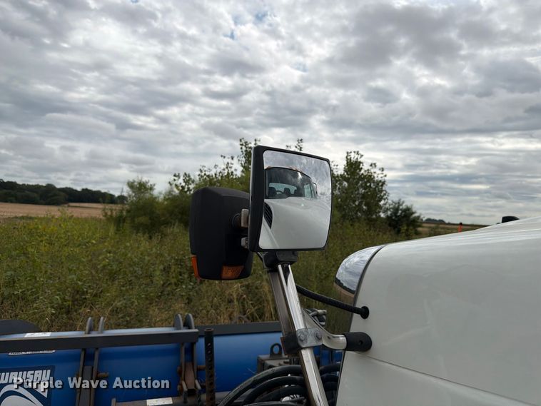image for item FK4174 2017 International 7400 truck cab and chassis
