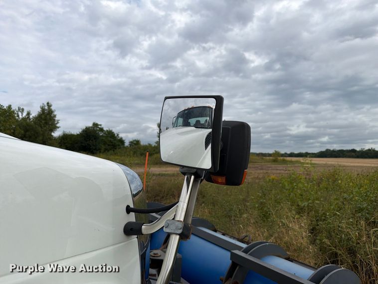image for item FK4174 2017 International 7400 truck cab and chassis