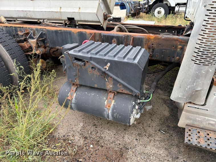 image for item FK4174 2017 International 7400 truck cab and chassis
