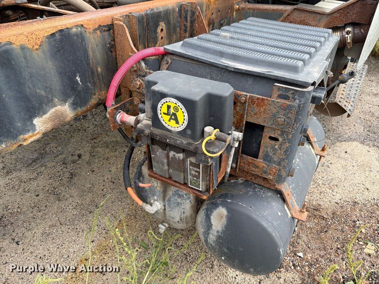 image for item FK4174 2017 International 7400 truck cab and chassis