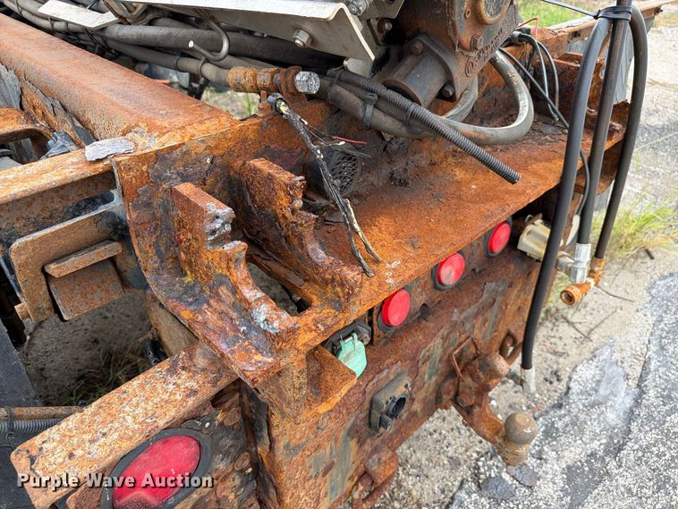 image for item FK4174 2017 International 7400 truck cab and chassis